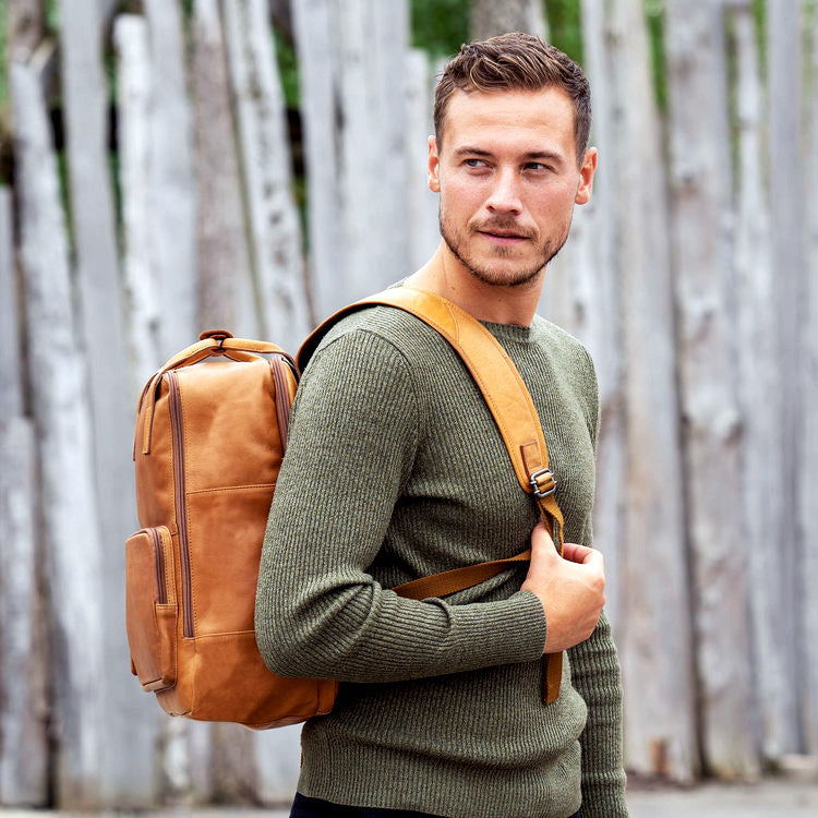 chesterfield-brand-belford-ryggsack-cognac-06.jpg