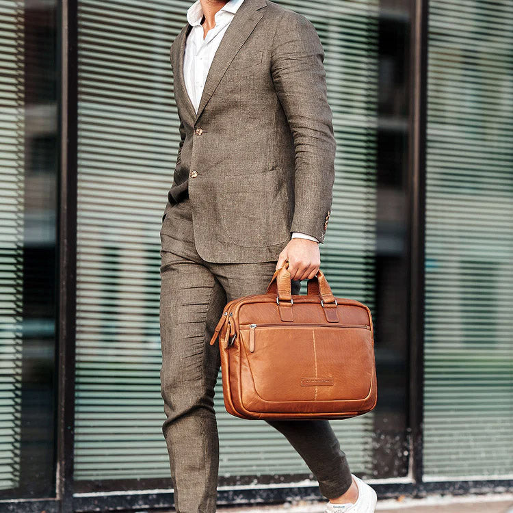 chesterfield-brand-seth-datorvaska-cognac-06.jpg